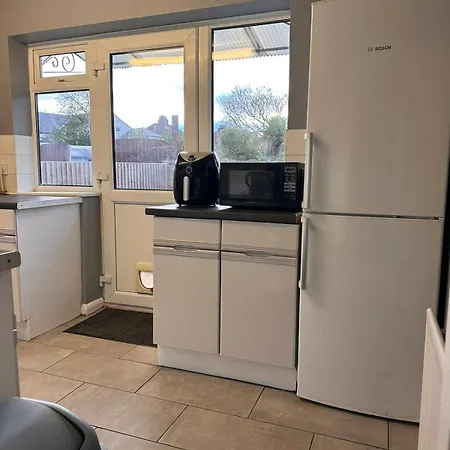 Letzi - Modern 2 Bedroom Apartment Near Heathrow Hillingdon Exterior photo