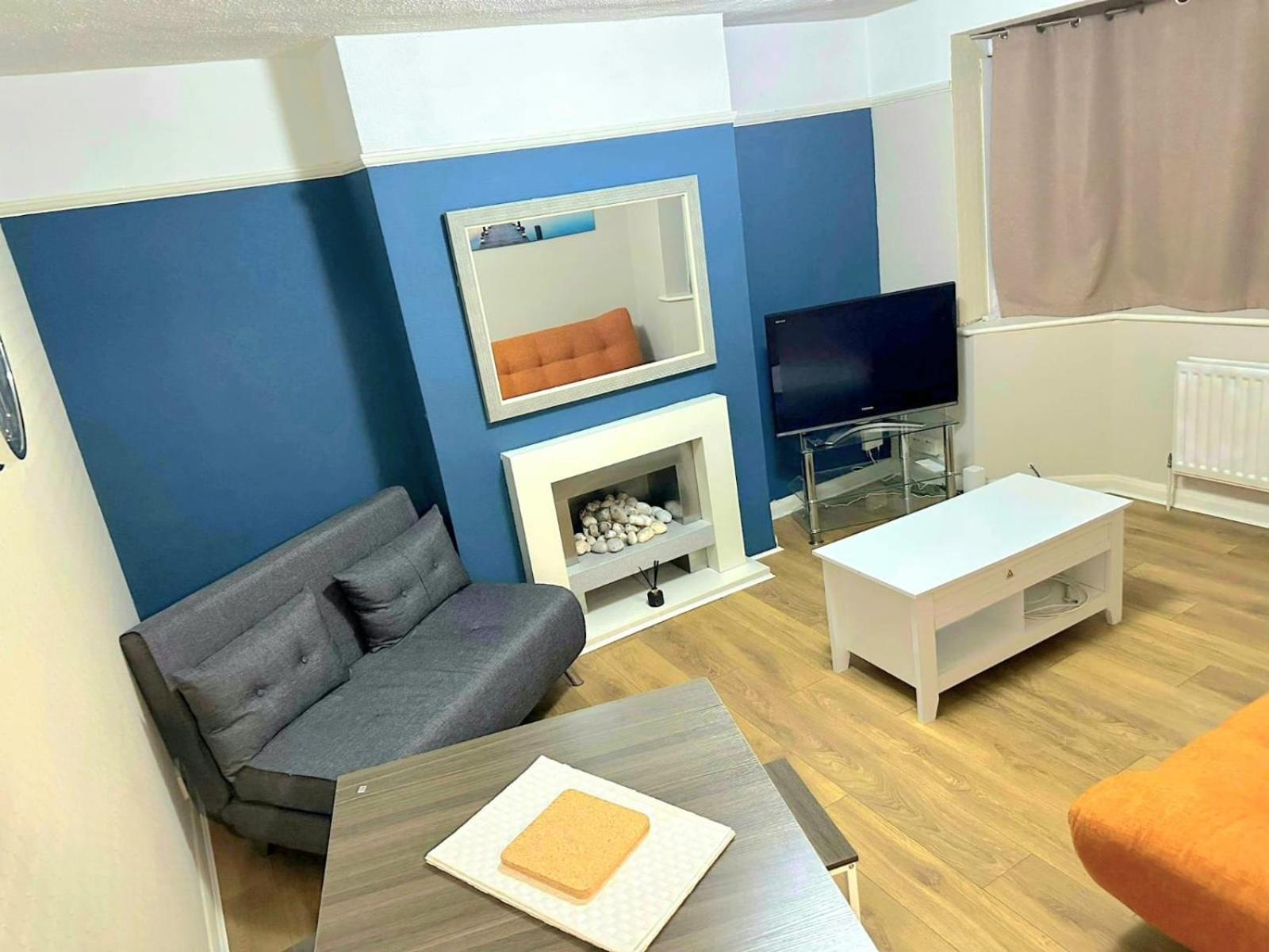 Letzi - Modern 2 Bedroom Near Heathrow