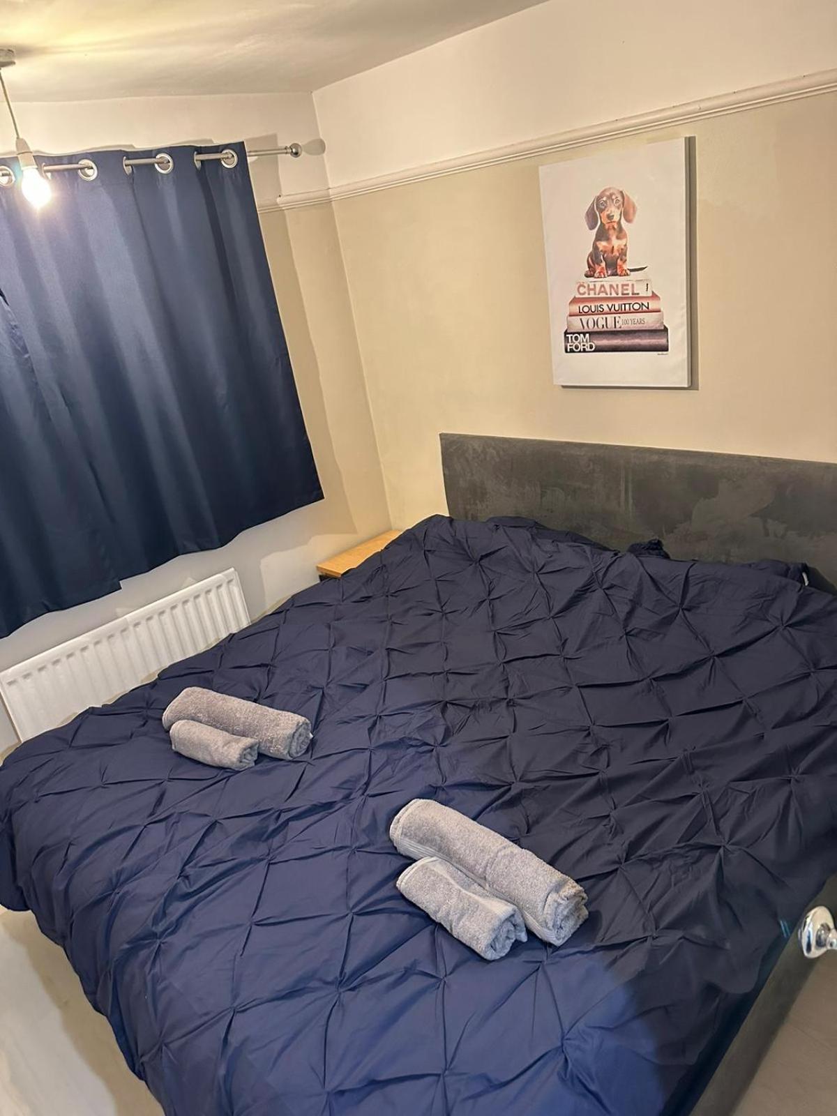 Letzi - Modern 2 Bedroom Near Heathrow